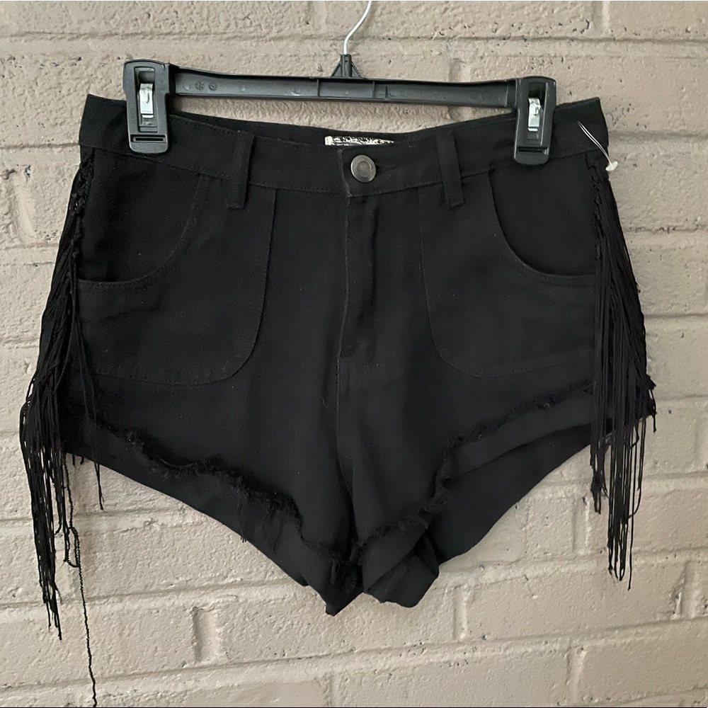 Boohoo  black fringe side jean shorts 4